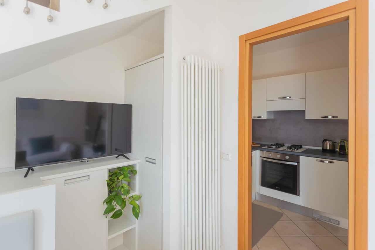 Blue Bliss Apartment By Rent All Como Colonno Exterior foto